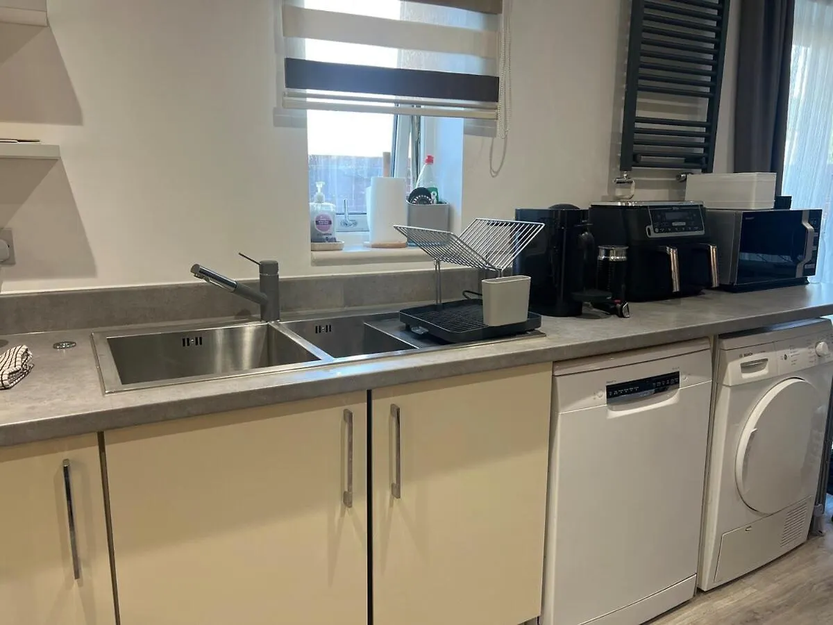 Homely Ground Floor Apartment In Southampton