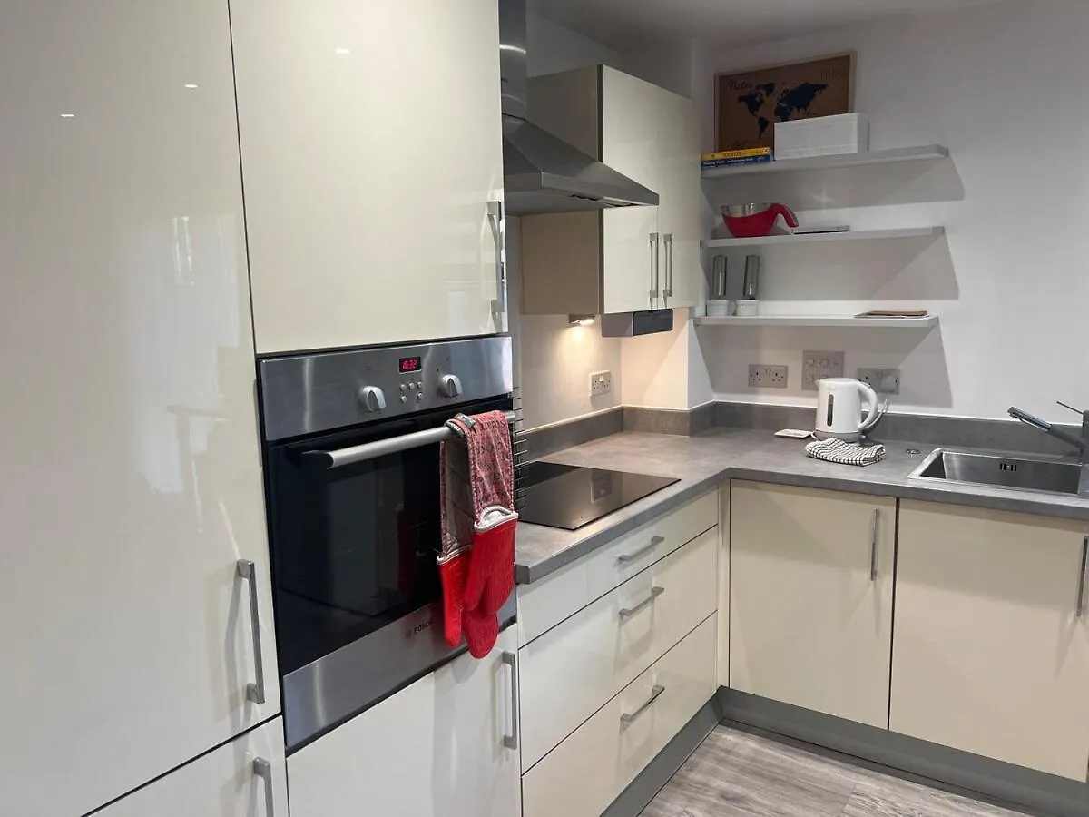Homely Ground Floor Apartment In Southampton