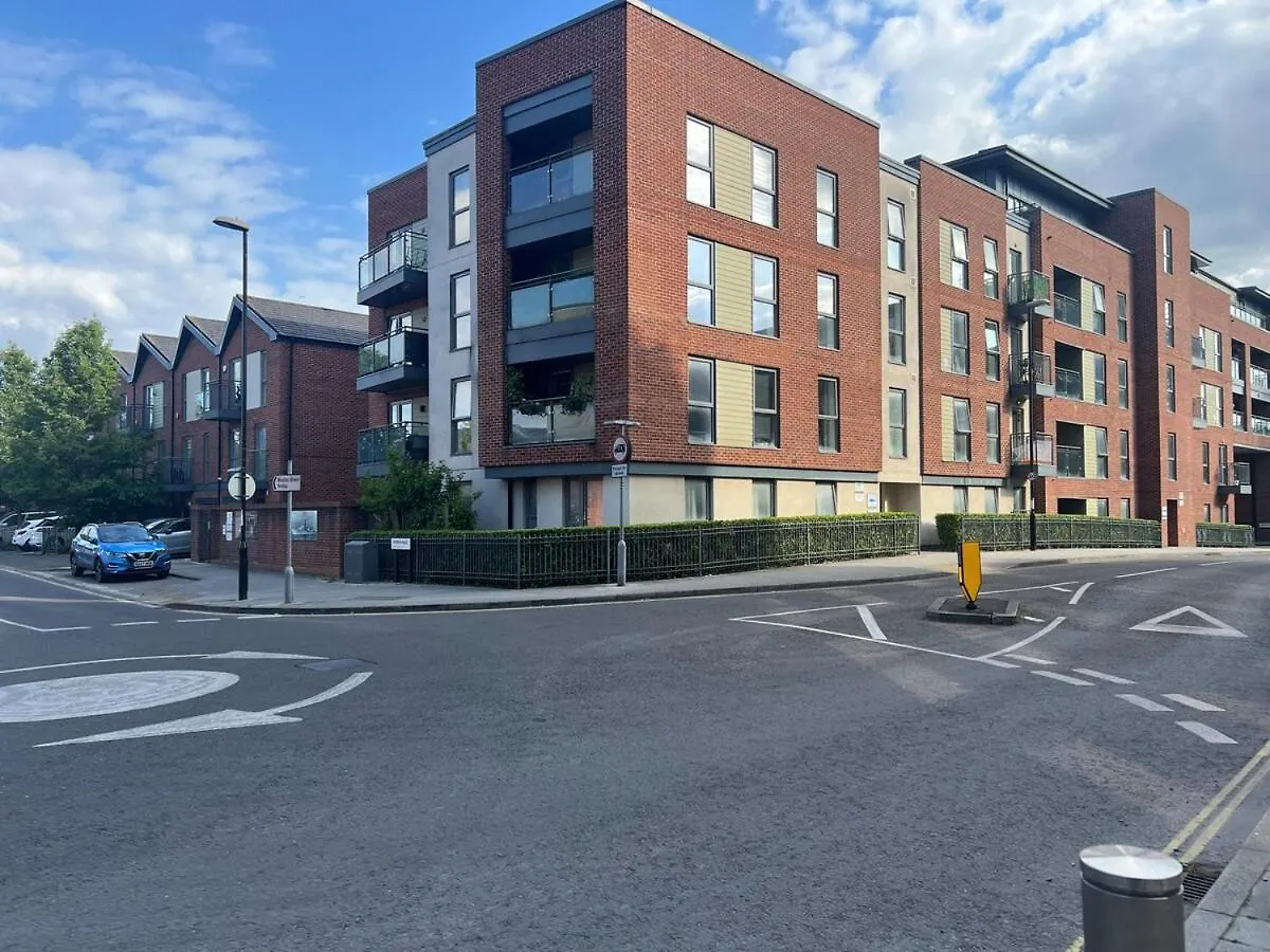 Homely Ground Floor Apartment In Southampton
