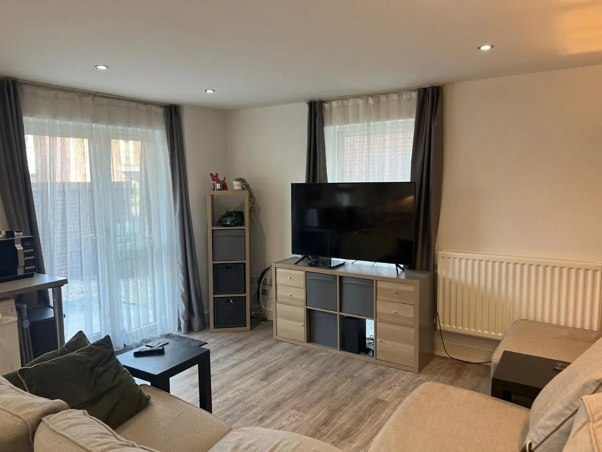 Homely Ground Floor Apartment In Southampton 0*,